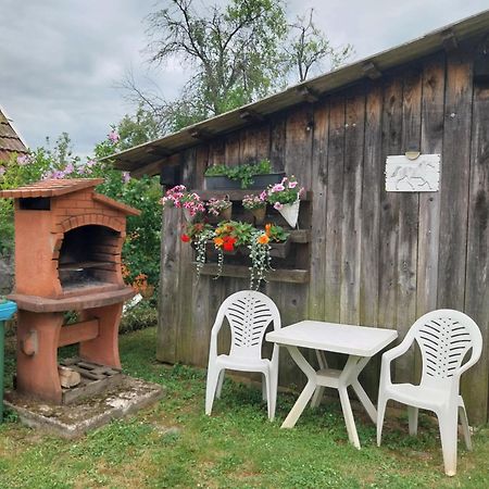 Guest House Happy Day Slunj Exterior foto
