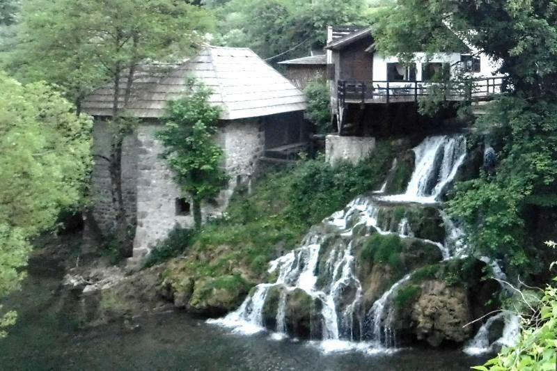 Guest House Happy Day Slunj Exterior foto