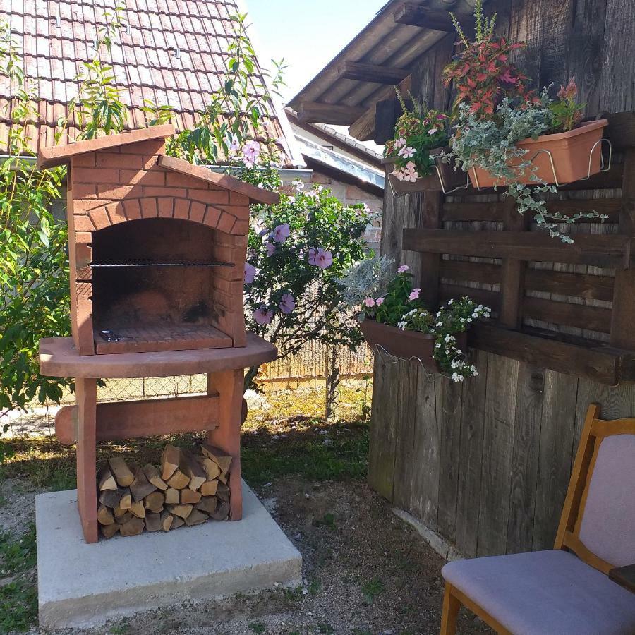 Guest House Happy Day Slunj Exterior foto